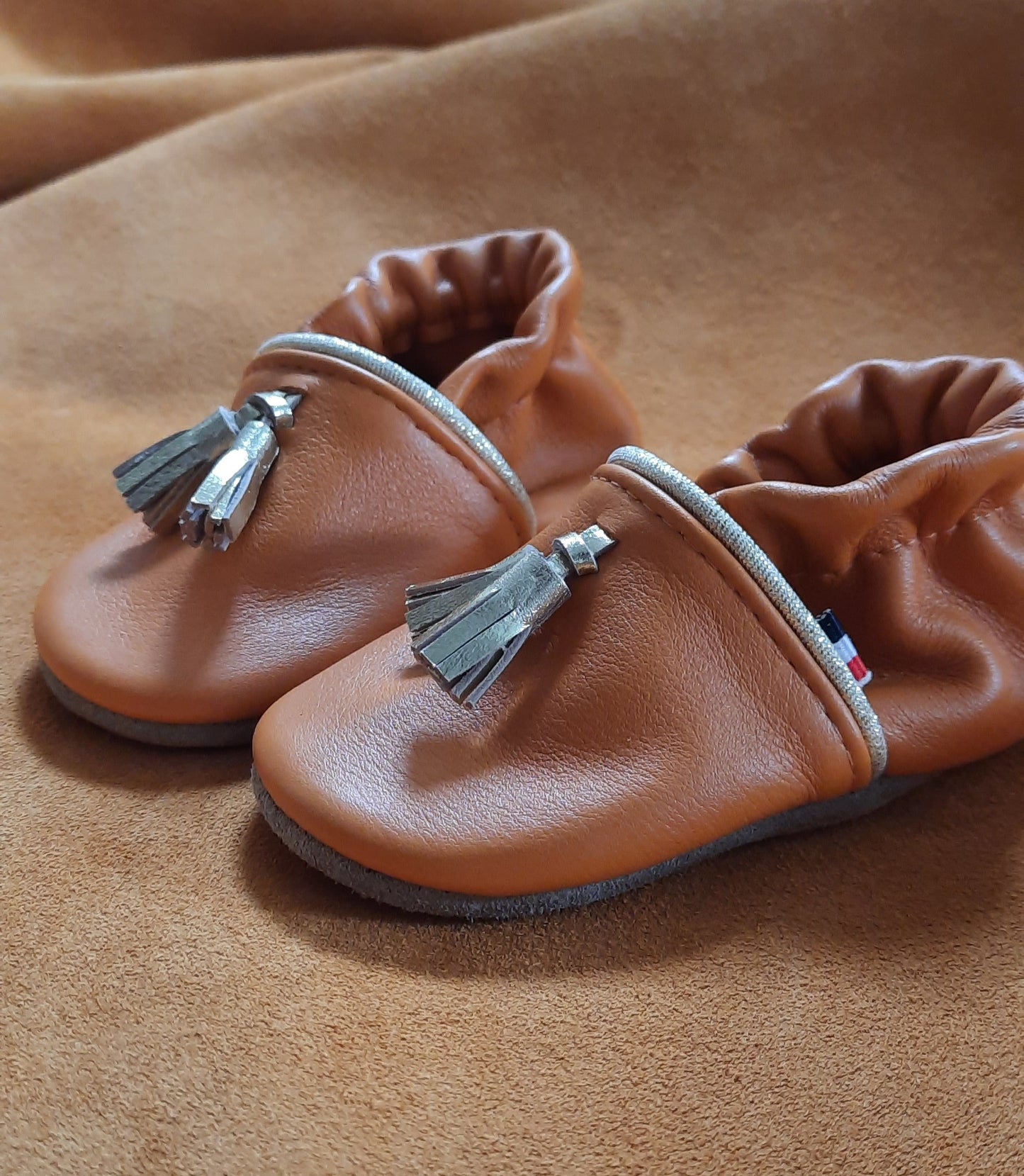 Chaussons souples en cuir pompon - moutarde