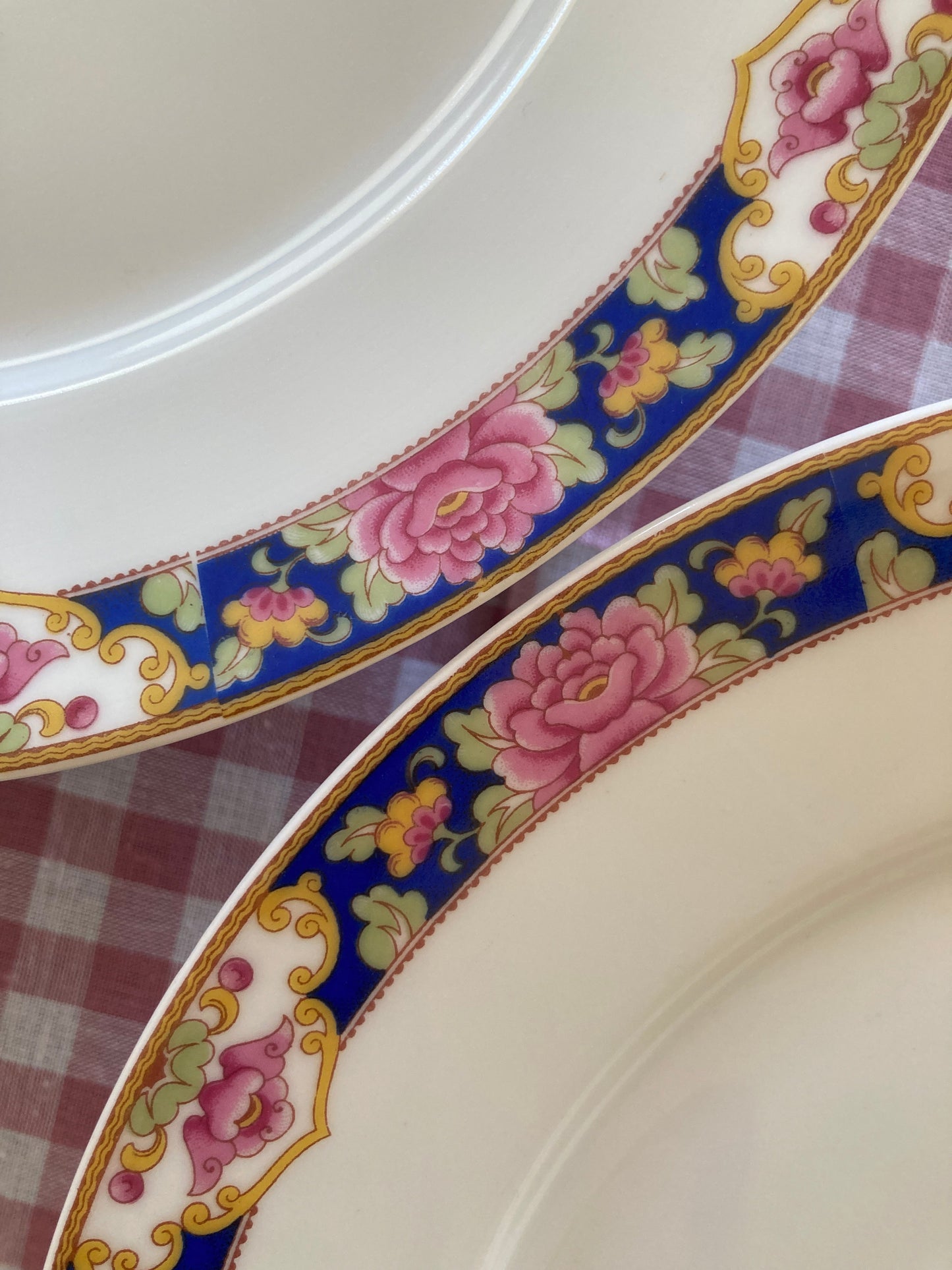 Fleurs de Lotus - Assiette sur Piédouche