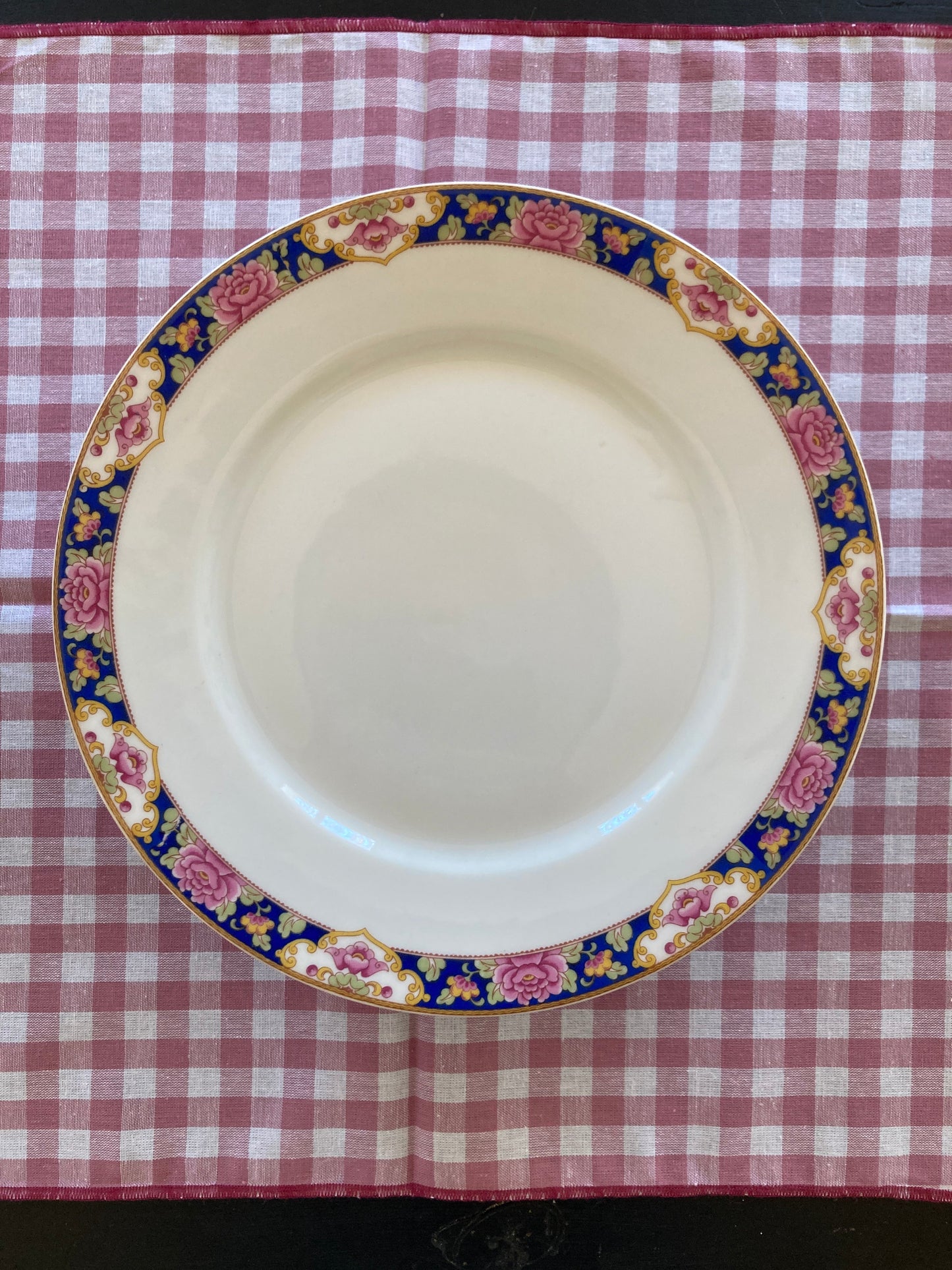Fleurs de Lotus - Assiette sur Piédouche