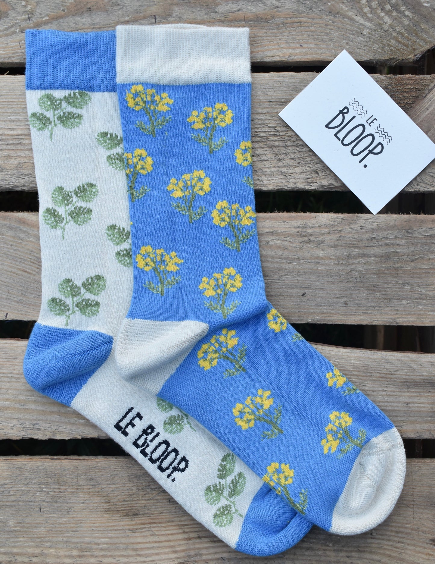 Chaussettes à motifs feuilles et fleurs
