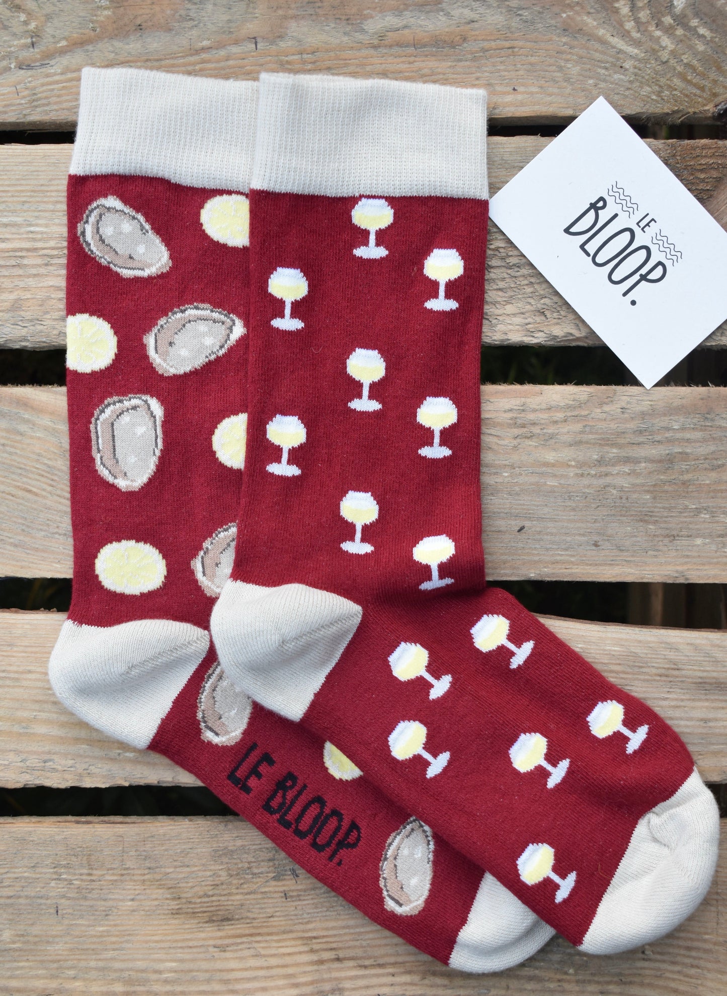 Chaussettes à motifs huitres et verres de vins