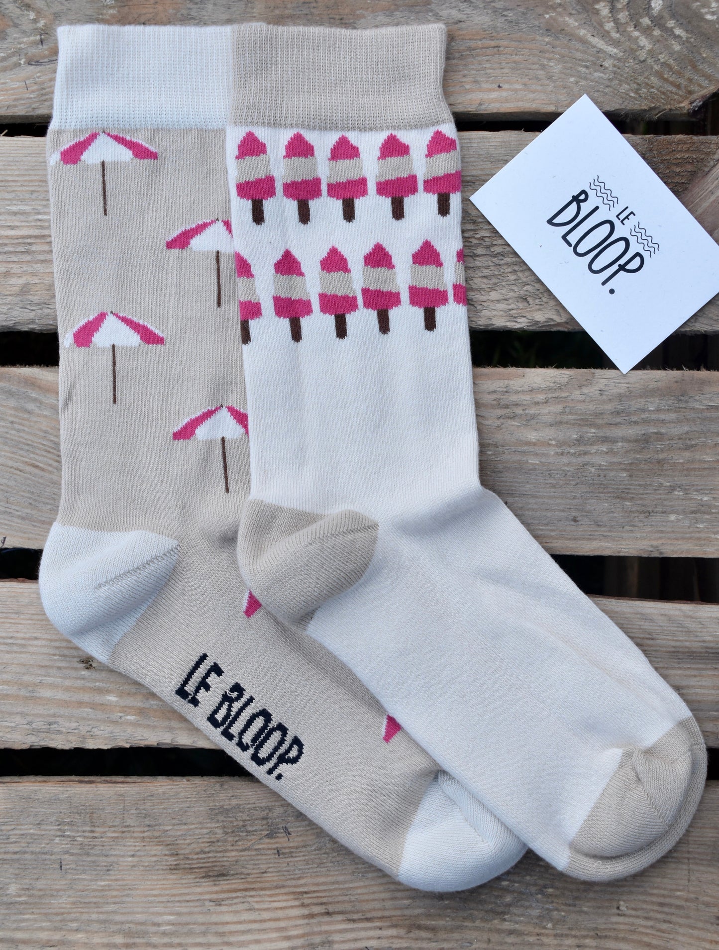 Chaussettes à motifs glaces et de parasols