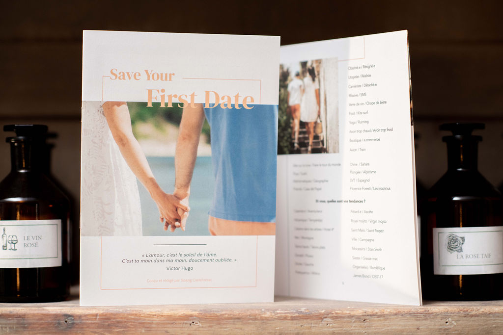 Carnet ouvert Save Your First Date pour moments à deux et échanges guidés.