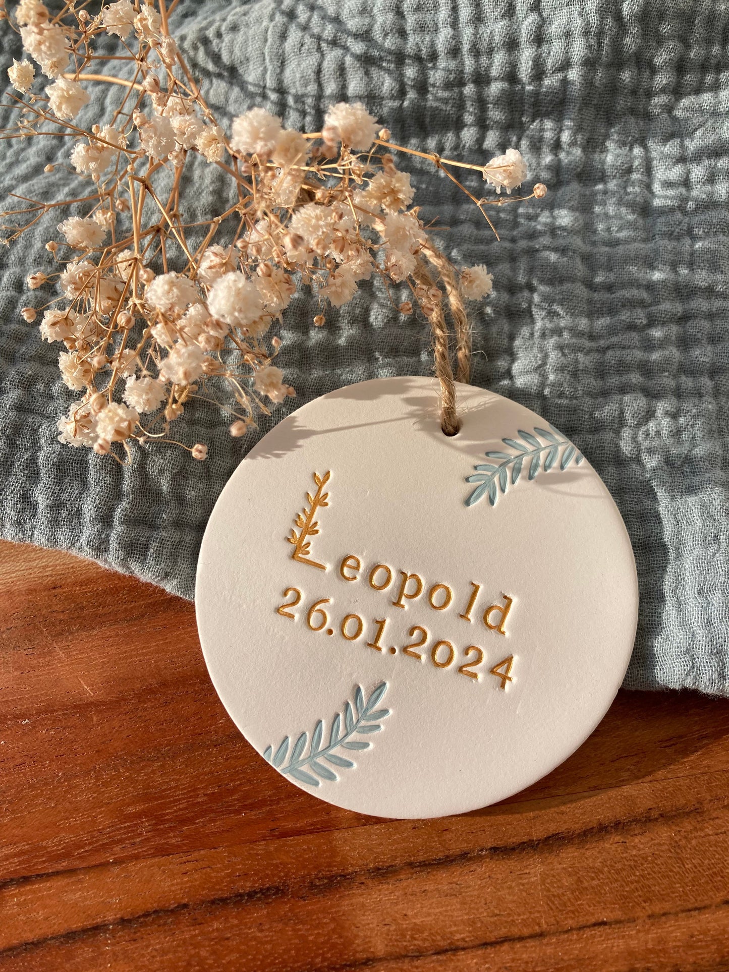 Médaillon prénom + date + motif