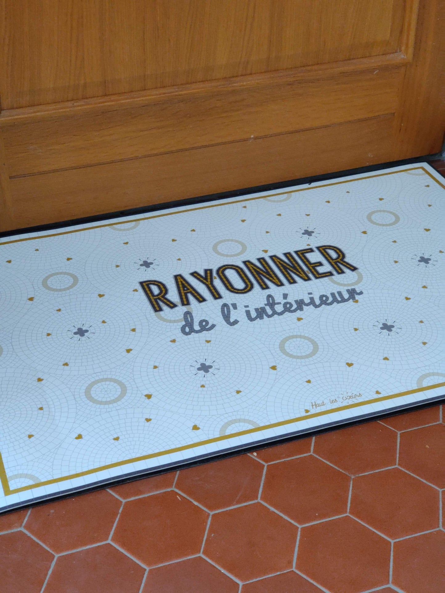 Tapis vinyle "Rayonner de l'intérieur" - doré