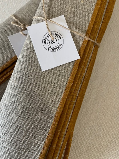 6 sets de table carrés en lin enduit - bord caramel