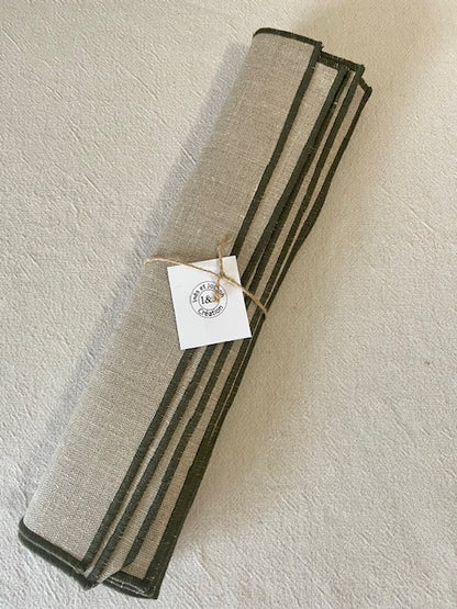 6 sets de table carrés en lin enduit - bord kaki foncé