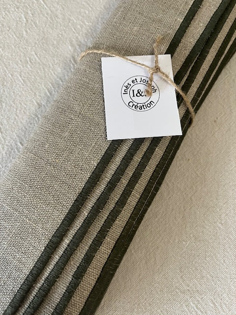 6 sets de table carrés en lin enduit - bord kaki foncé