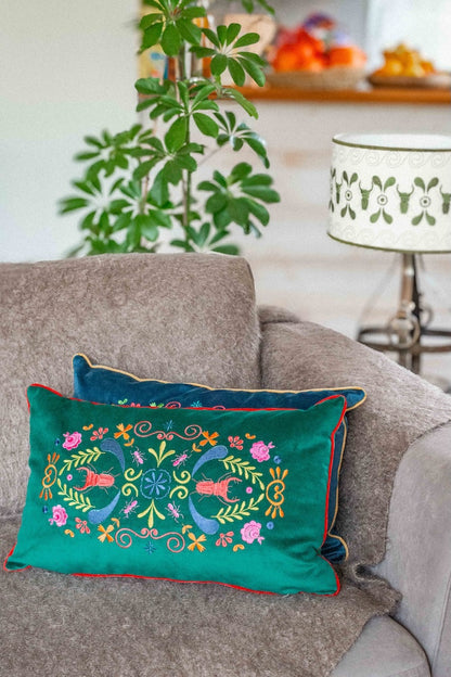 Coussin en velours vert