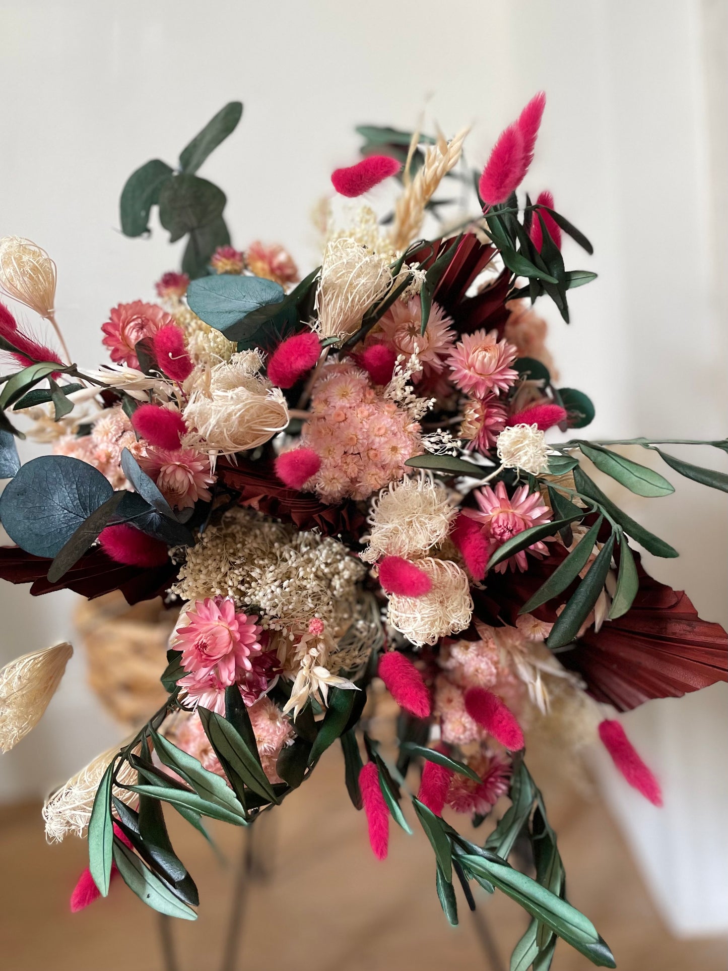 Détail des fleurs séchées – tons pêche et rosés