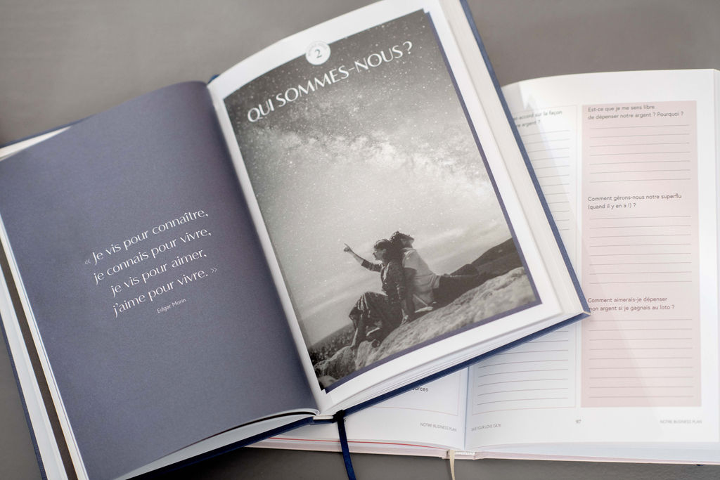Pages intérieures du carnet Amour Toujours avec questions et activités pour couples engagés