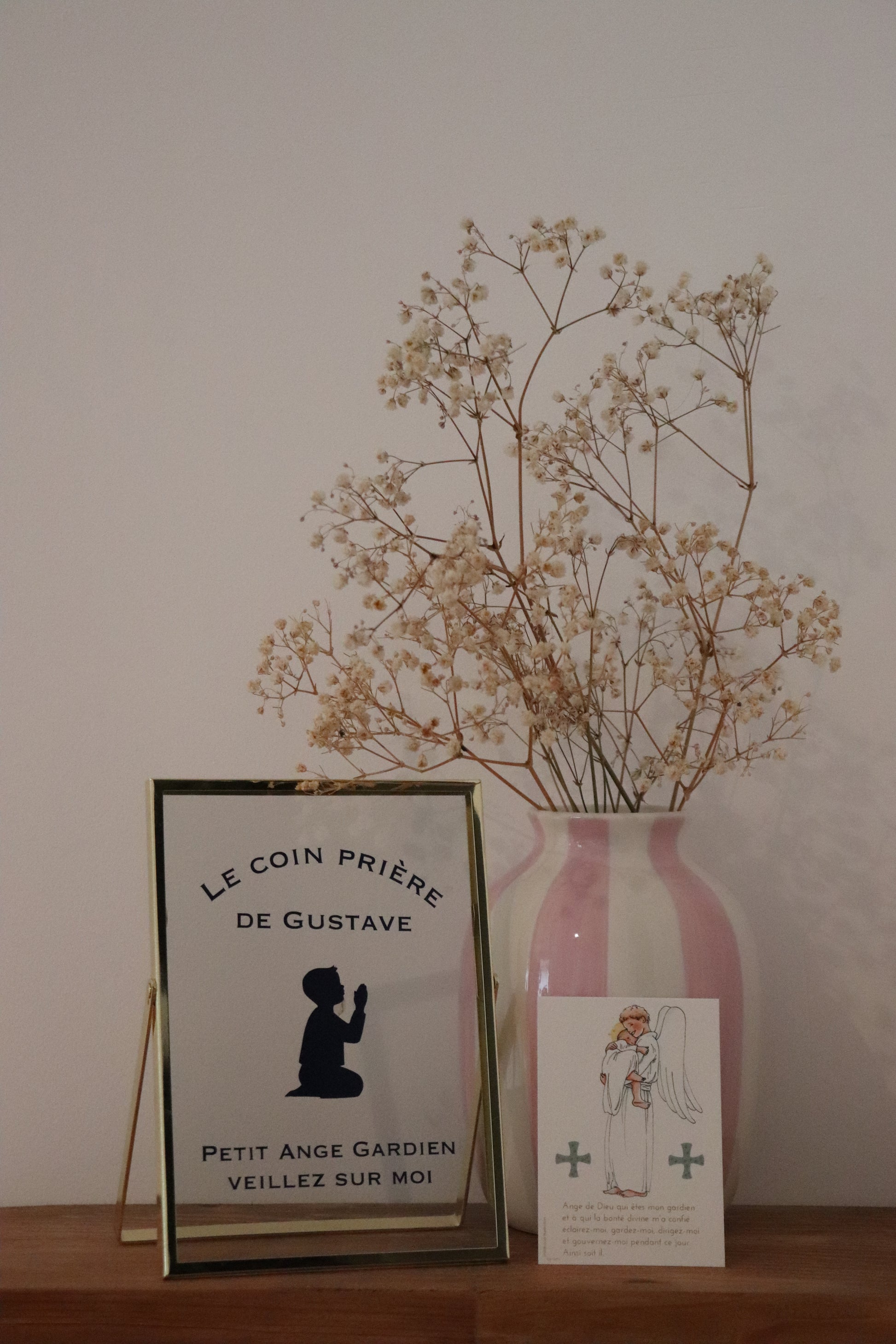 Joli cadre en acier et verre idéal pour un coin prière, personnalisable selon vos souhaits