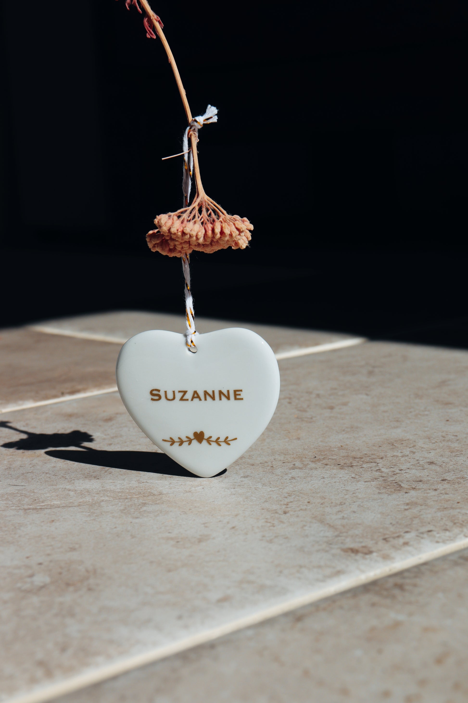 Joli cœur en porcelaine blanche personnalisable