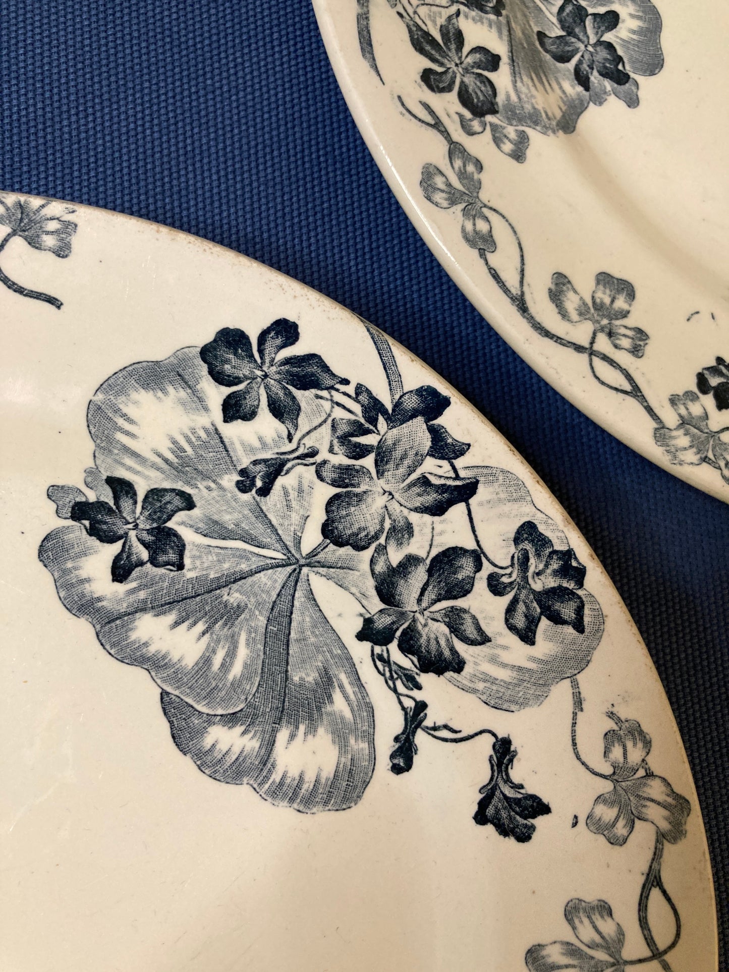 Les Violettes Plat ⌀26cm