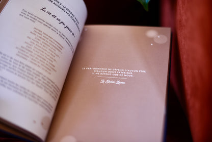 Carnet ouvert 'Viens on s’aime' pour moments complices en couple.
