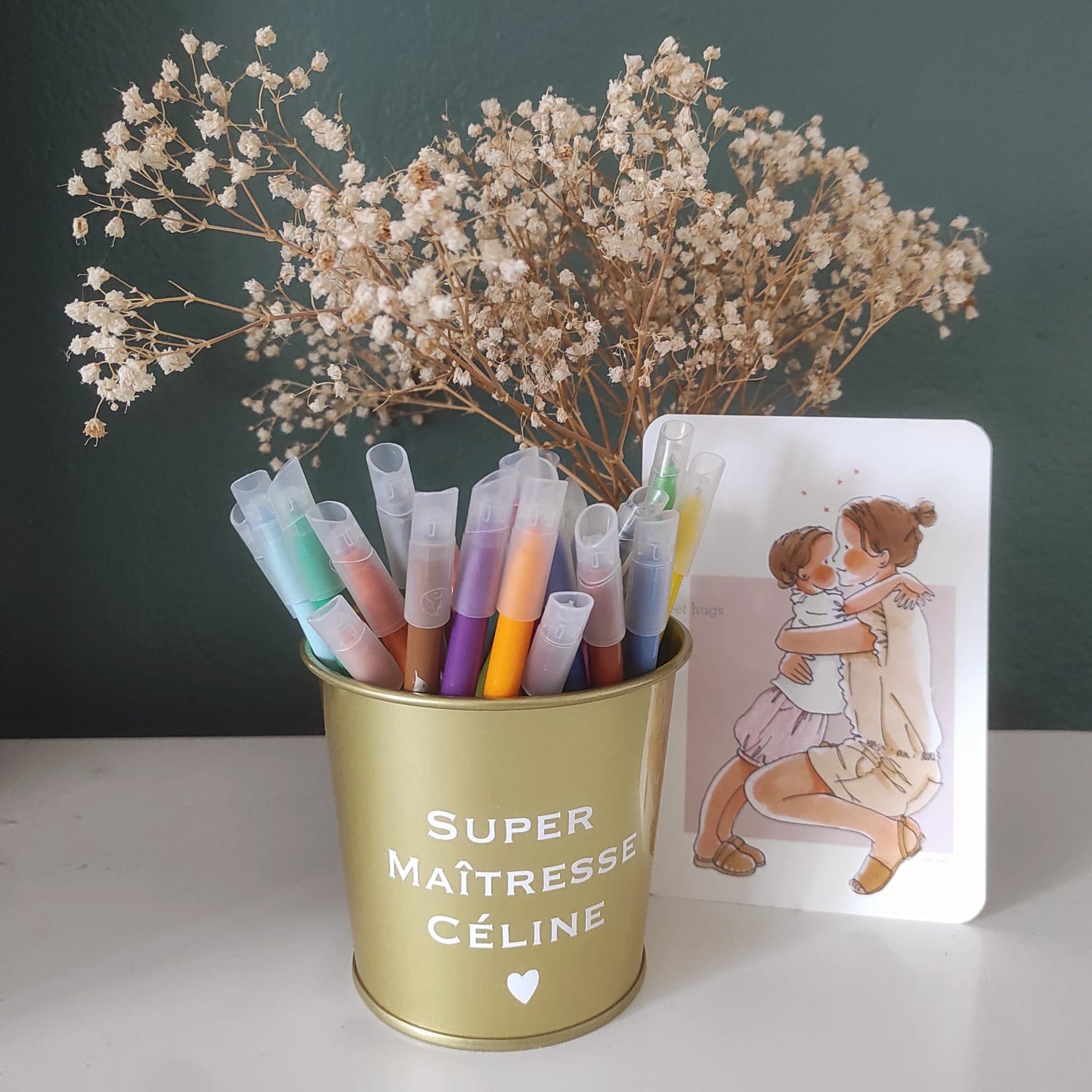 Pot à crayons avec exemple de personnalisation