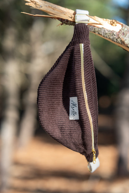 Banane en velours marron